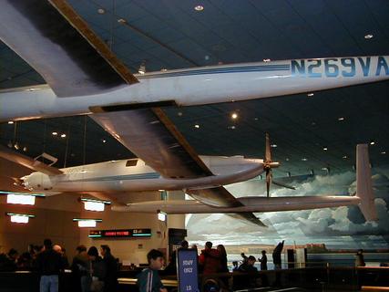 Voyager flyer<br>Location: <a href="https://www.google.com/maps/search/?api=1&query=38.88817,-77.01987" target="_new">Smithsonian National Air and Space Museum</a>